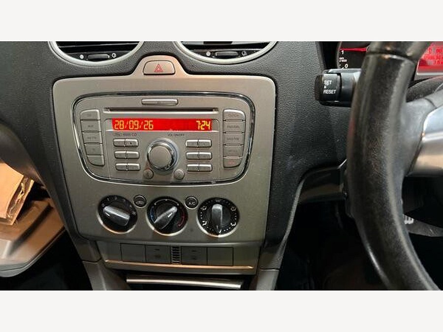 2009 Ford Focus photo 12