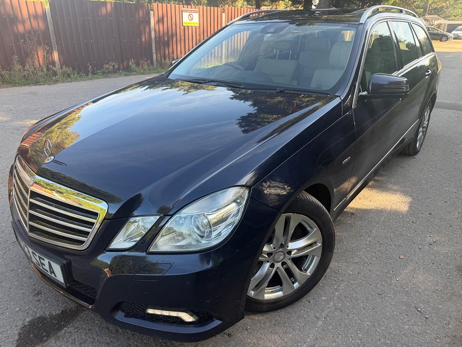 2010 Mercedes-Benz E Class photo 3