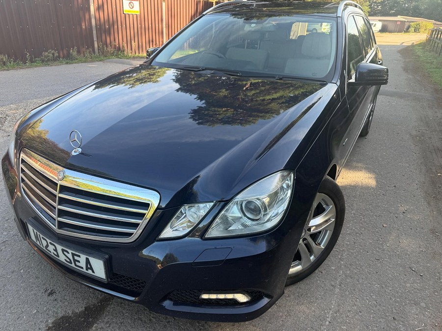 Mercedes-Benz E Class photo 2