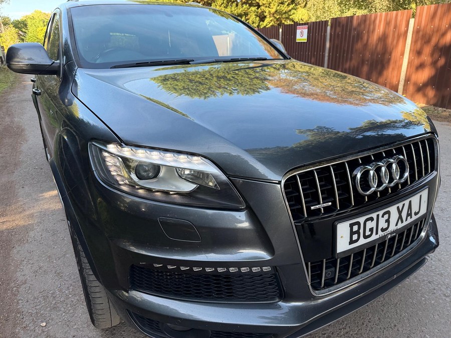 Audi Q7 photo 2