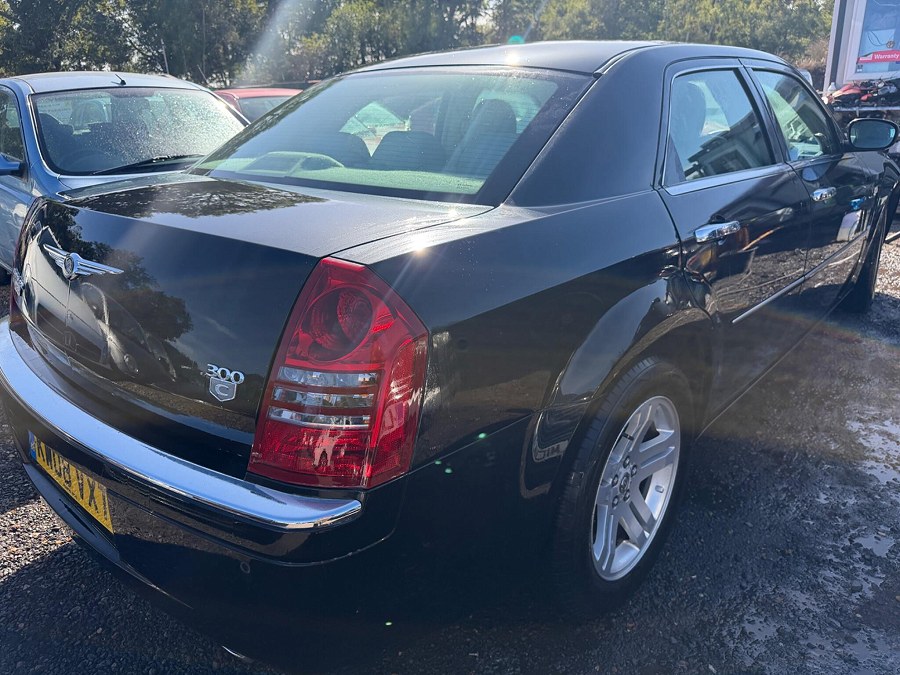2008 Chrysler 300C photo 8