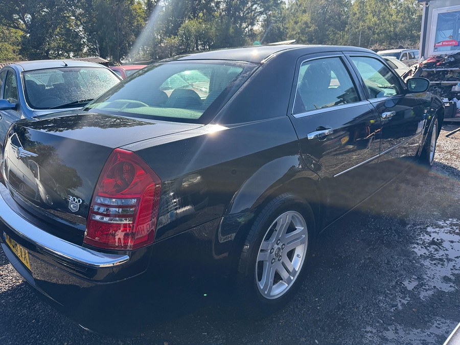 2008 Chrysler 300C photo 7