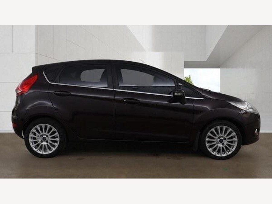 2010 Ford Fiesta photo 7