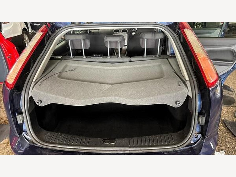 2011 Ford Focus photo 11