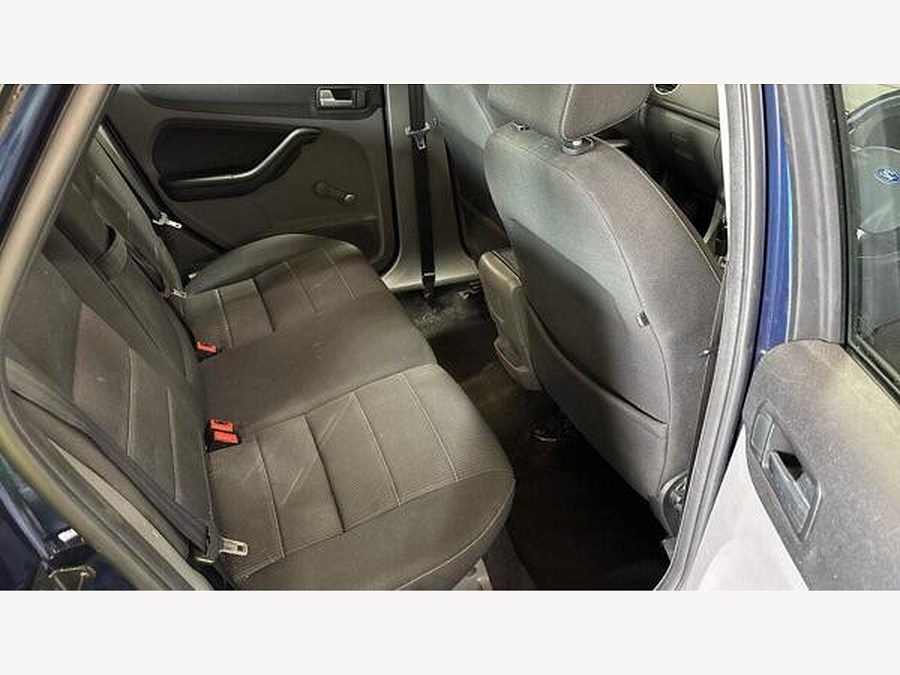 2011 Ford Focus photo 10