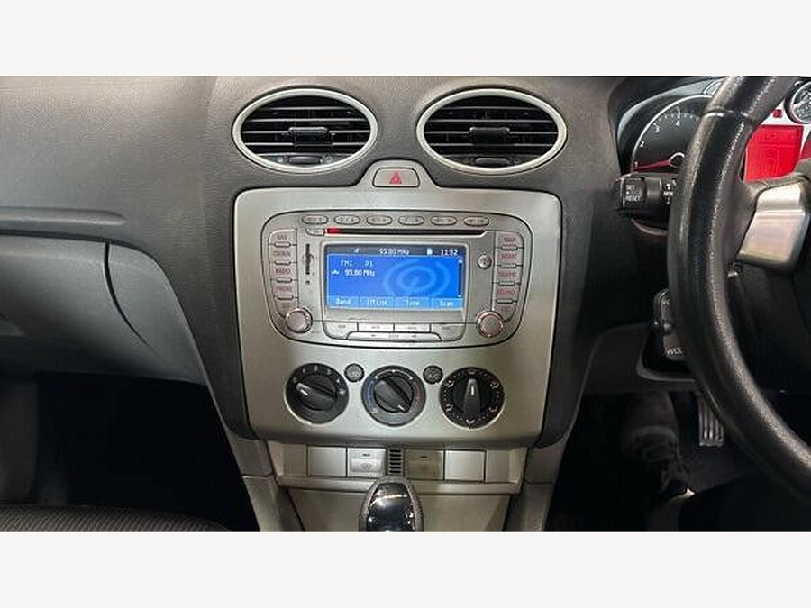 2011 Ford Focus photo 9