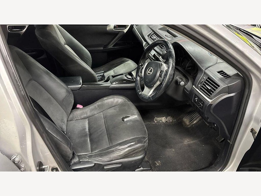 2011 Lexus CT photo 9