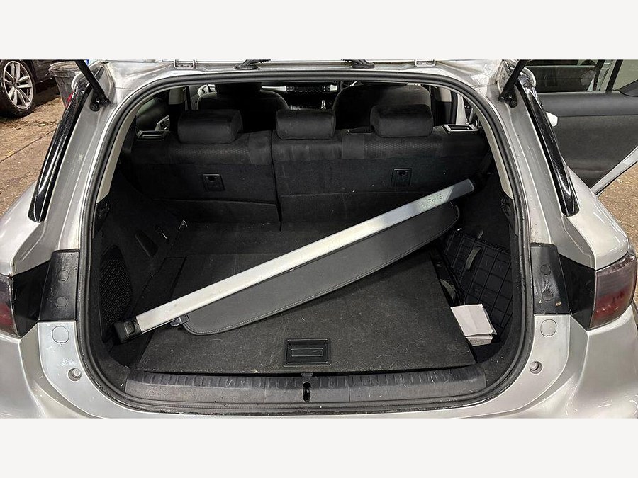 2011 Lexus CT photo 7