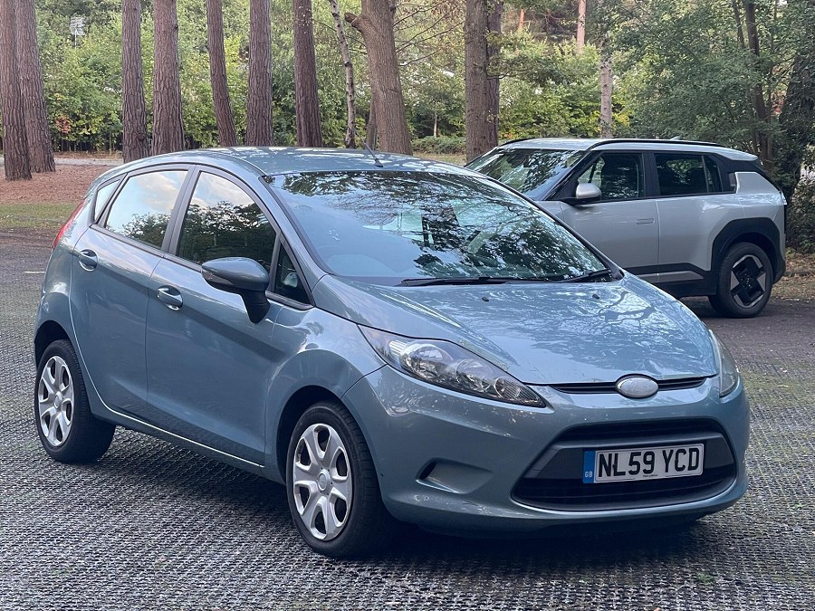 2009 Ford Fiesta photo 8