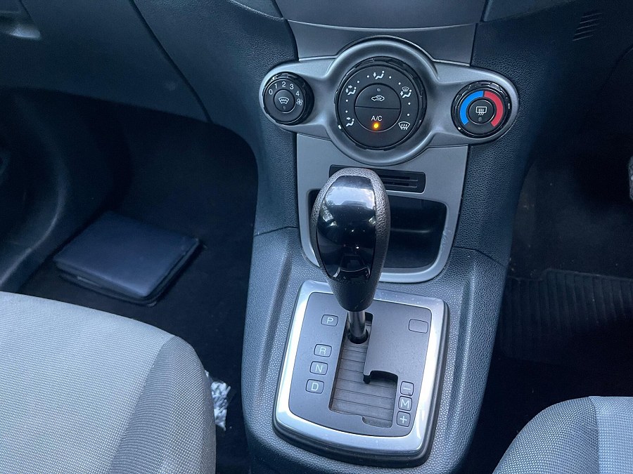 2009 Ford Fiesta photo 9