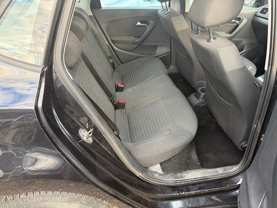2011 Volkswagen Polo photo 14