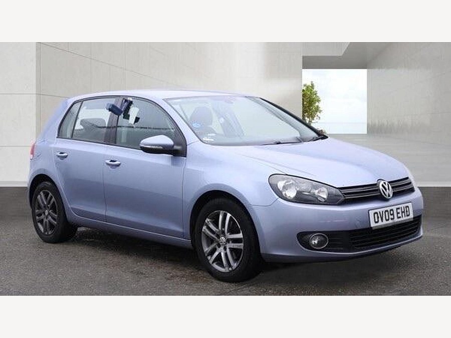 2009 Volkswagen Golf photo 2