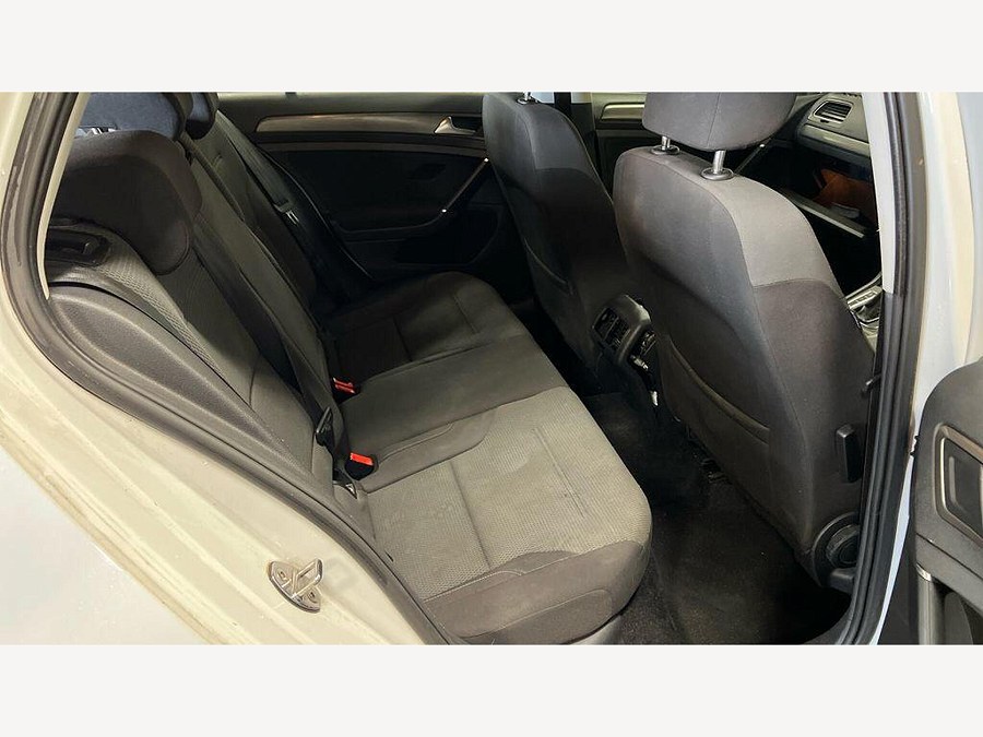 2013 Volkswagen Golf photo 9