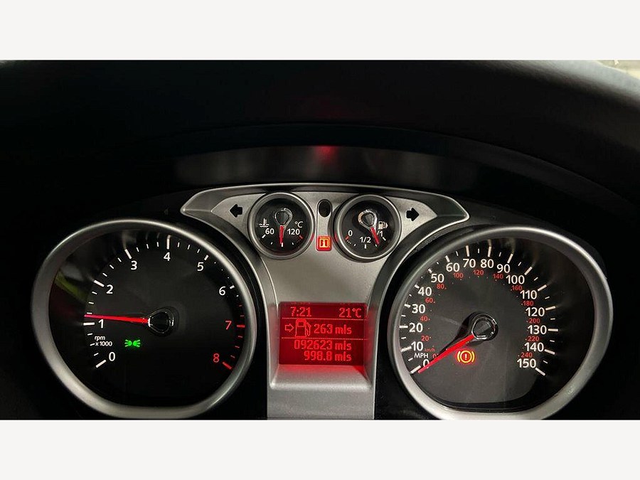 2010 Ford Focus photo 12