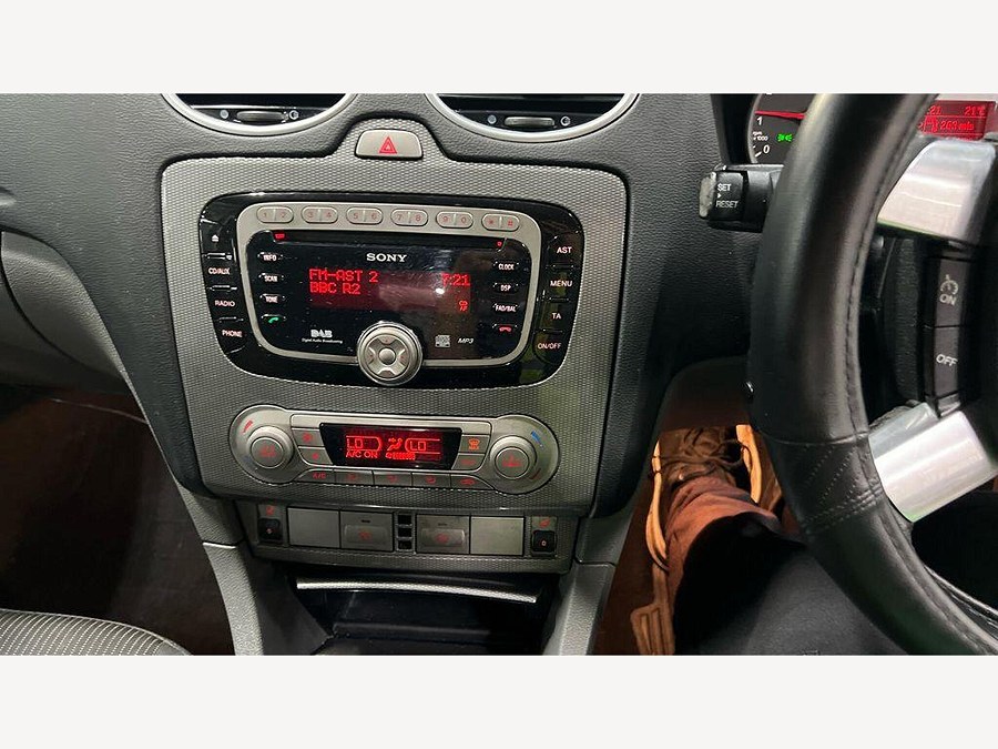 2010 Ford Focus photo 13