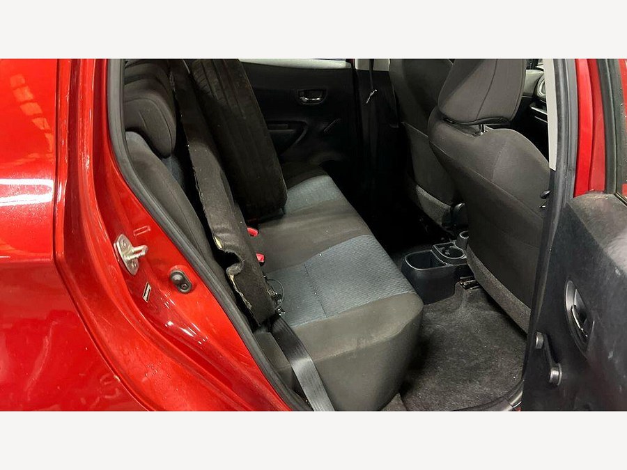 2012 Toyota Yaris photo 7