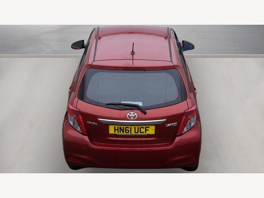 2012 Toyota Yaris photo 5