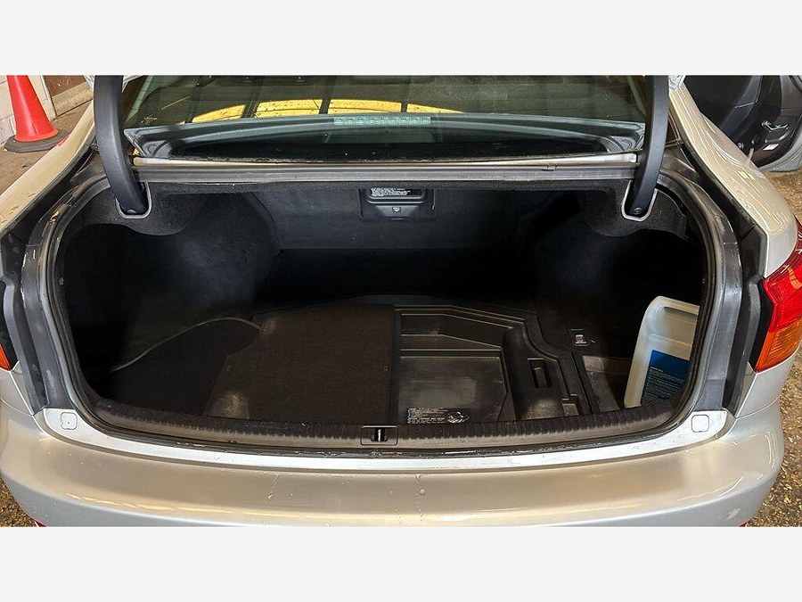 2007 Lexus IS photo 9