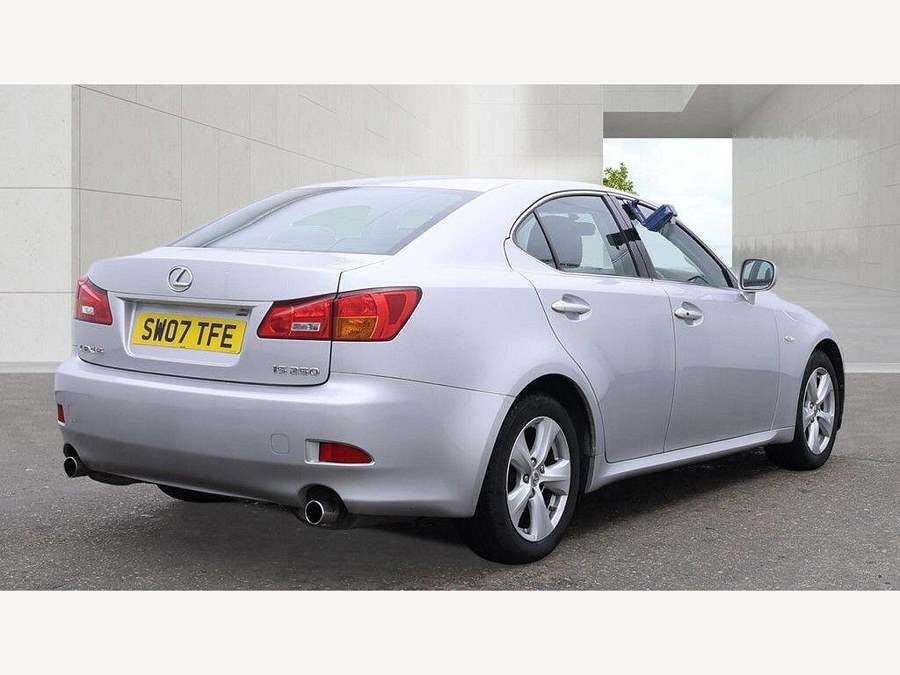 2007 Lexus IS photo 4