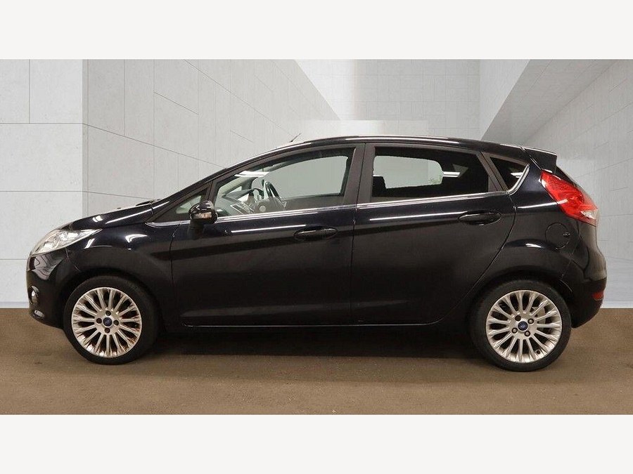 2012 Ford Fiesta photo 6