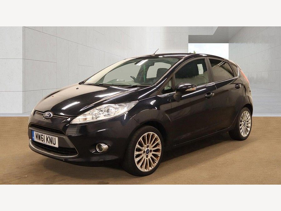 Ford Fiesta photo 2