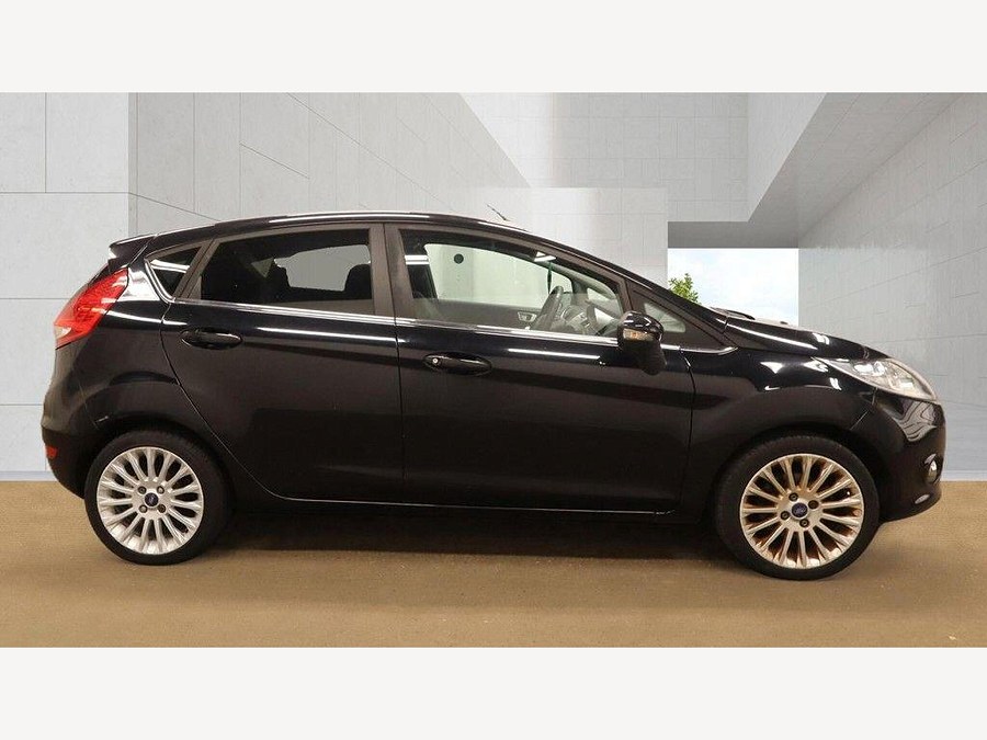 2012 Ford Fiesta photo 5