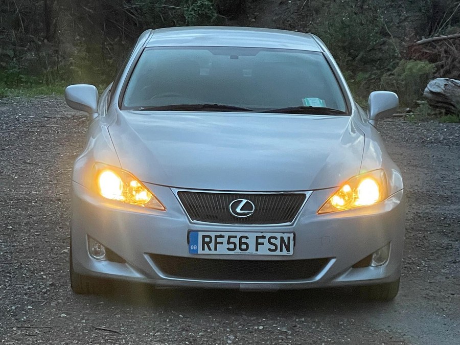 2006 Lexus IS photo 3