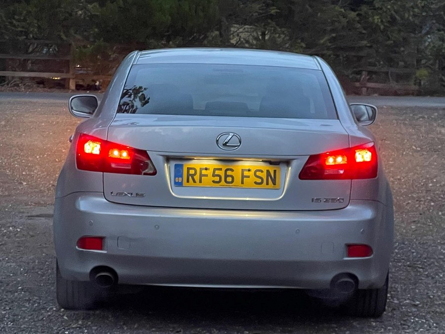 2006 Lexus IS photo 8