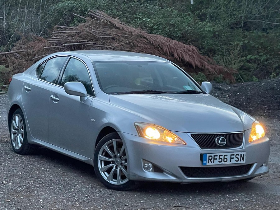 Lexus IS