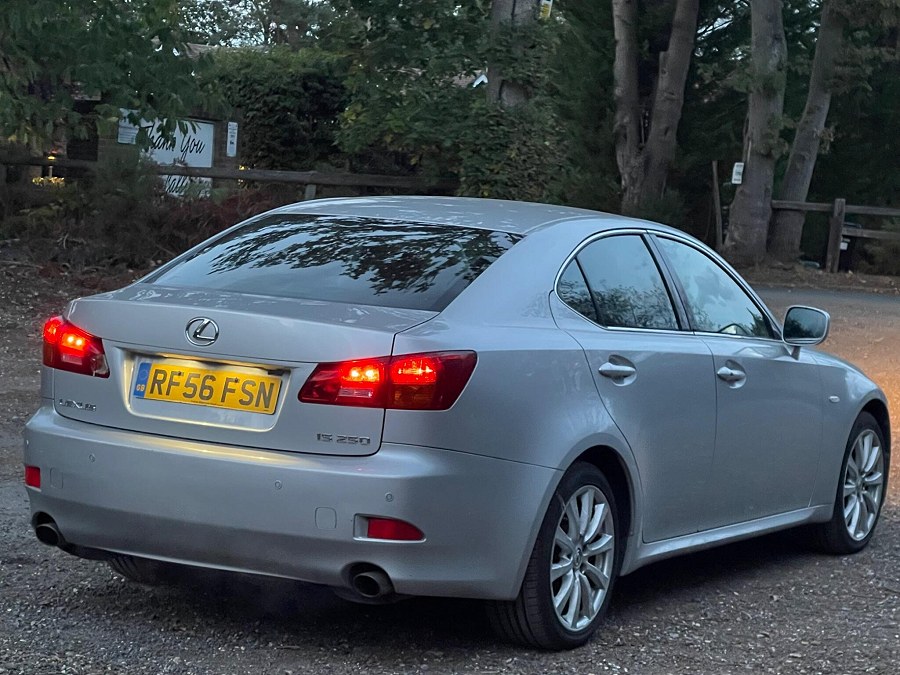 2006 Lexus IS photo 10