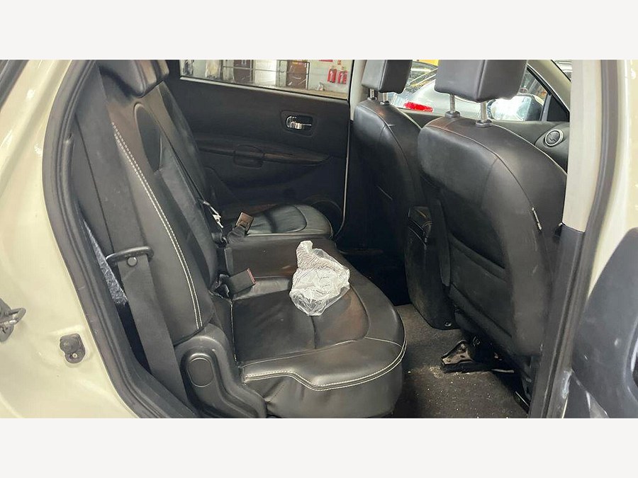 2013 Nissan Qashqai+2 photo 10