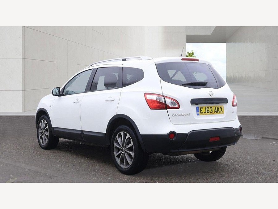 2013 Nissan Qashqai+2 photo 3