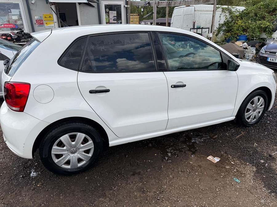 2011 Volkswagen Polo photo 3