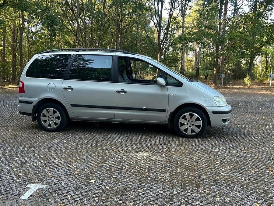 2002 Ford Galaxy photo 11