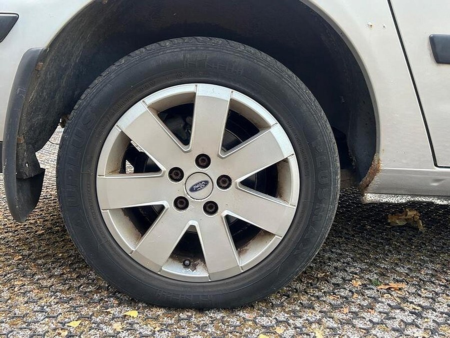 2002 Ford Galaxy photo 12