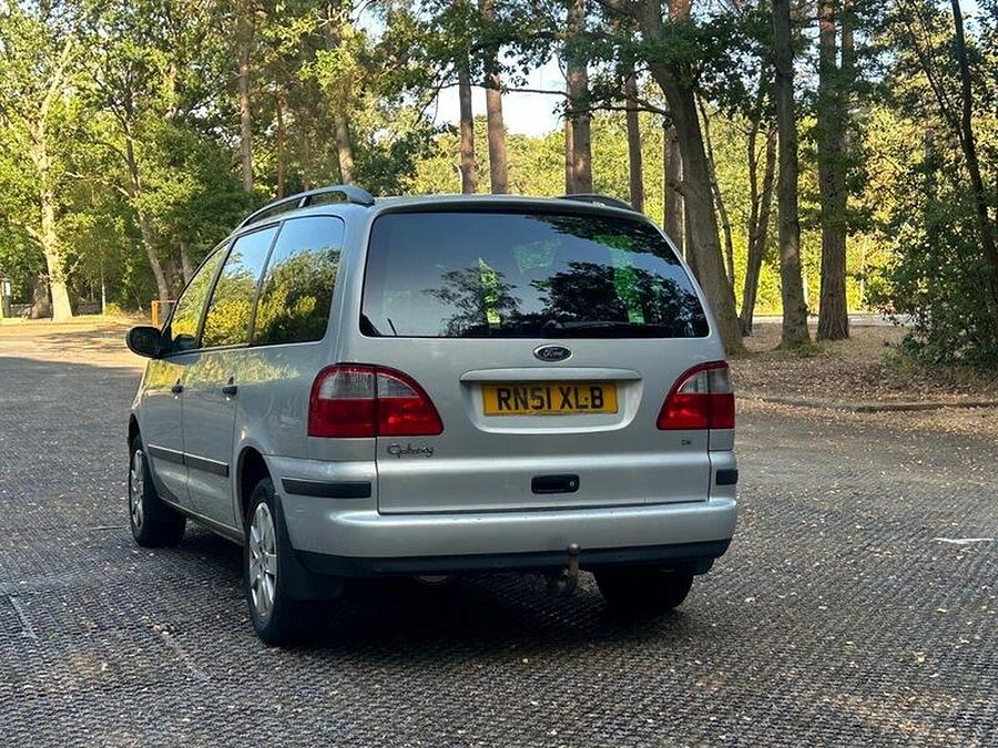 2002 Ford Galaxy photo 3
