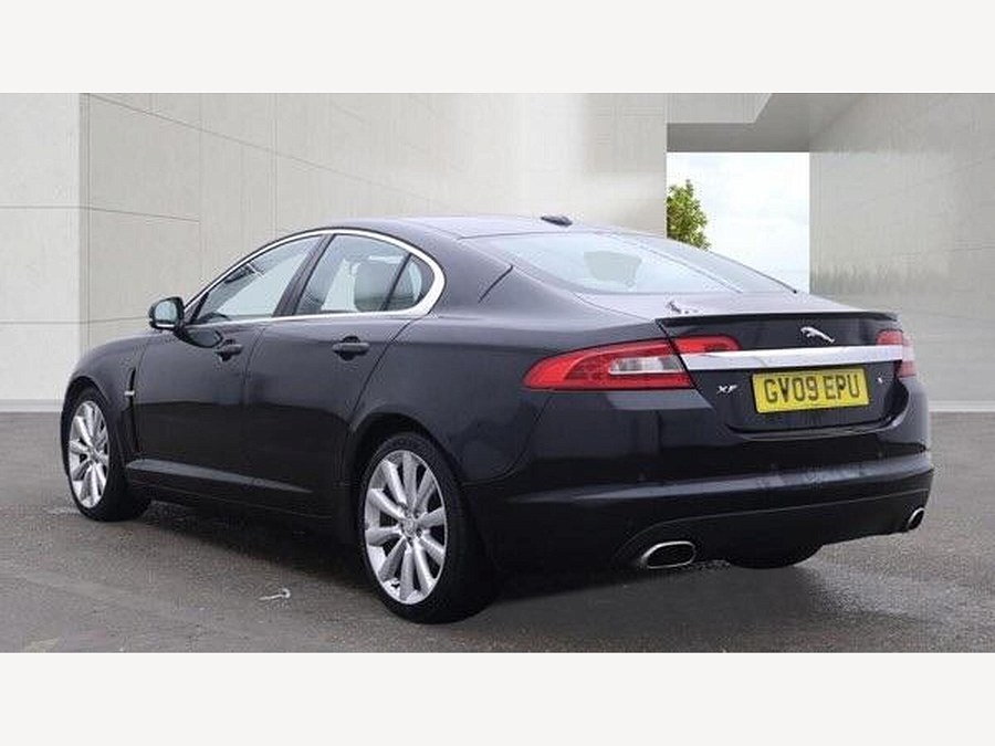 2009 Jaguar XF photo 3