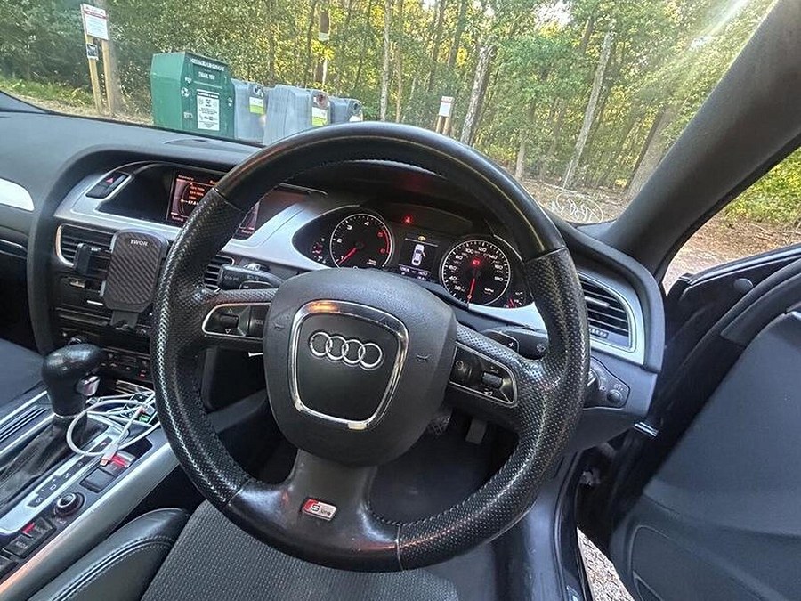 2011 Audi A4 photo 4