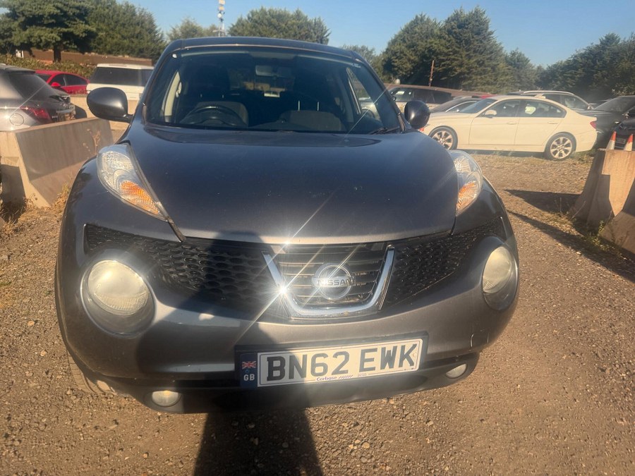 Nissan Juke photo 2