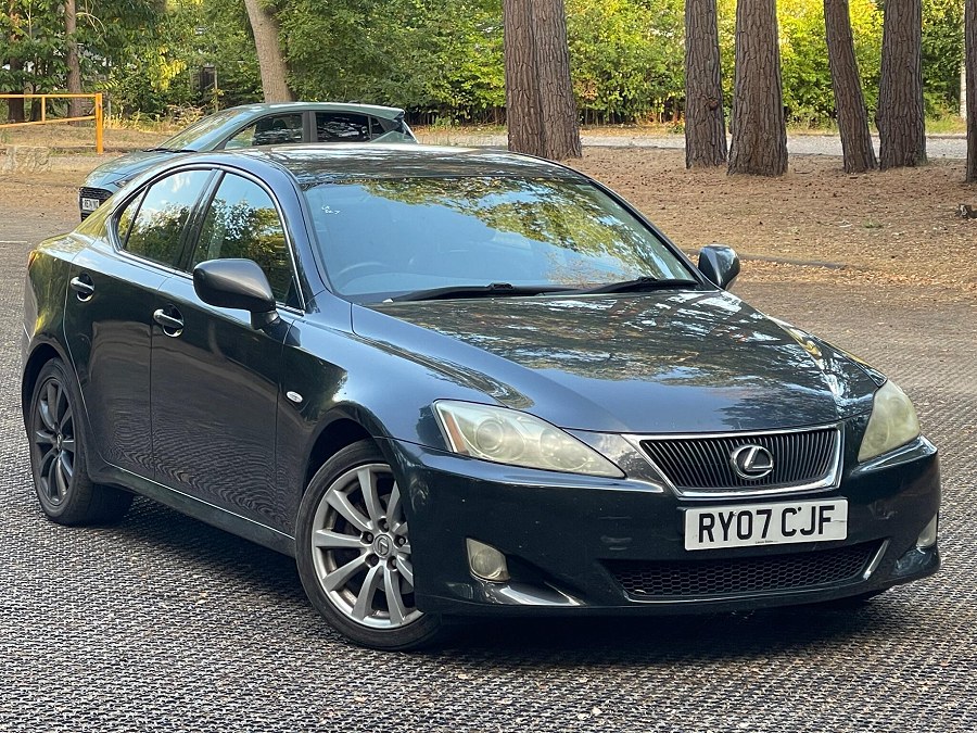 Lexus IS