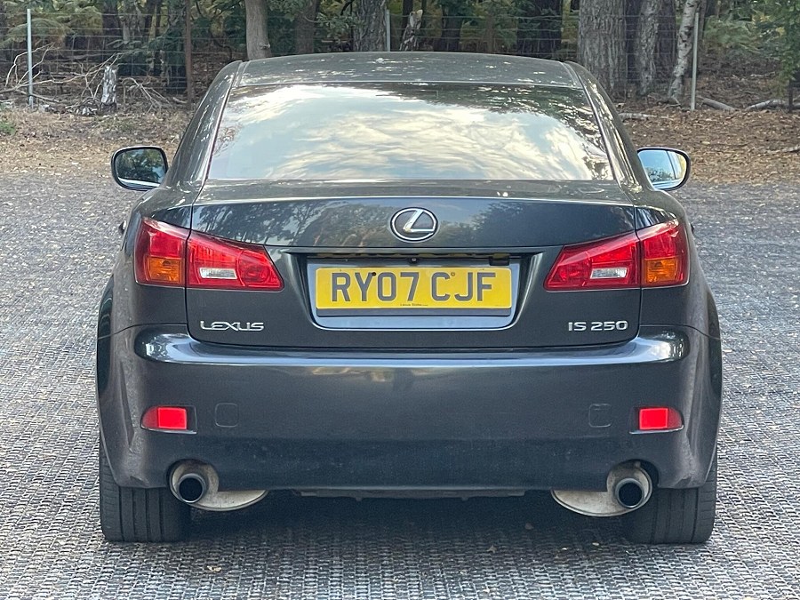 2007 Lexus IS photo 13