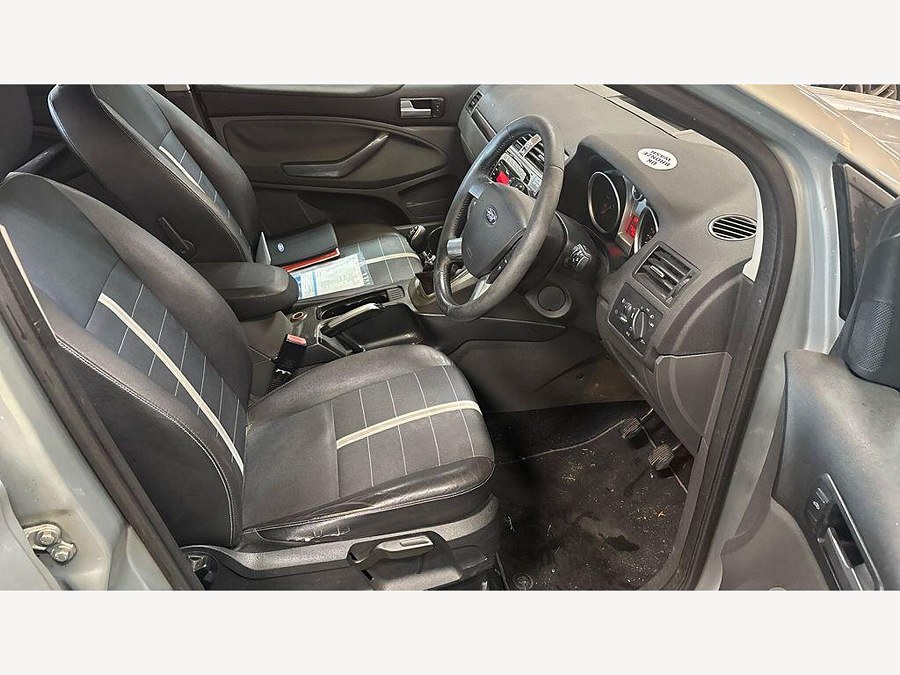 2010 Ford Kuga photo 12