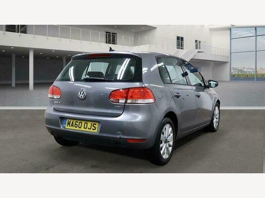 2010 Volkswagen Golf photo 4