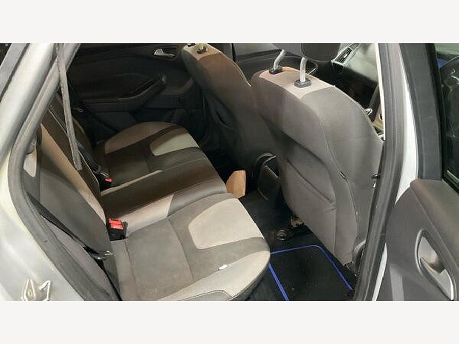 2012 Ford Focus photo 8