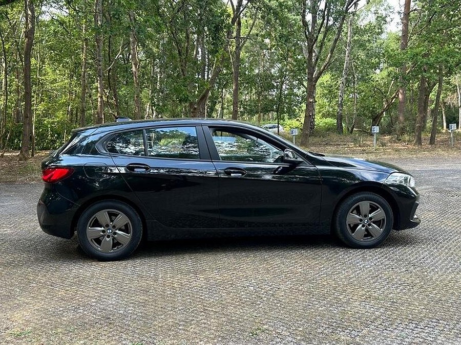 2019 BMW 1 Series photo 12