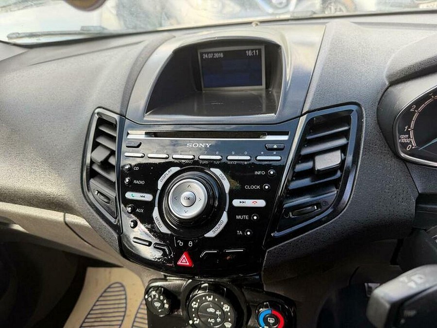 2014 Ford Fiesta photo 13