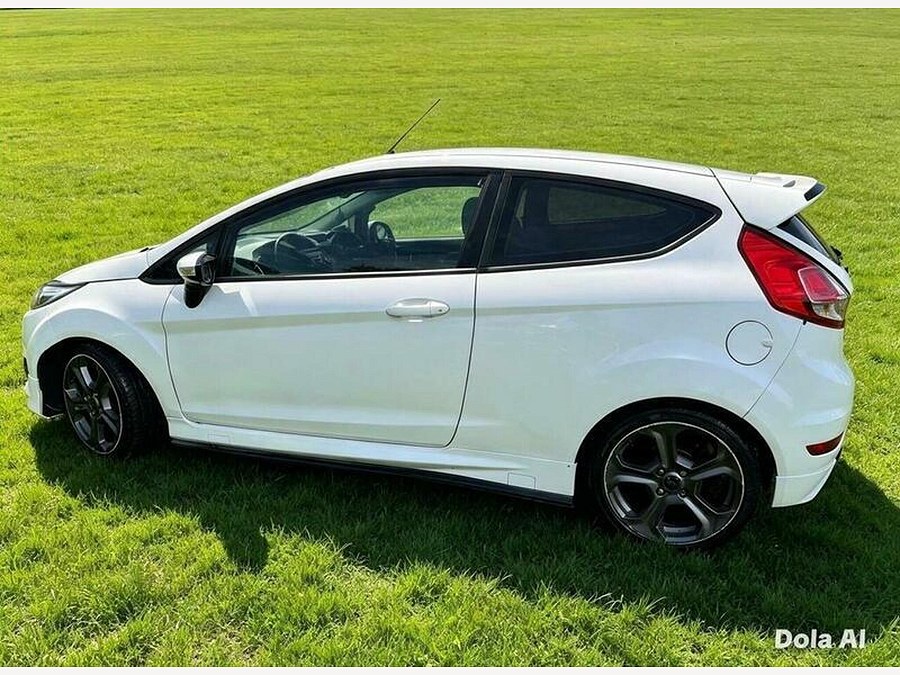 2014 Ford Fiesta photo 7