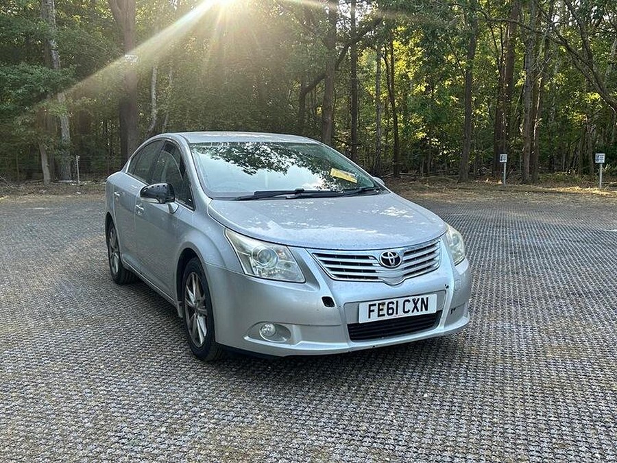 2011 Toyota Avensis photo 9