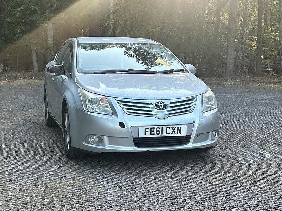 2011 Toyota Avensis photo 8
