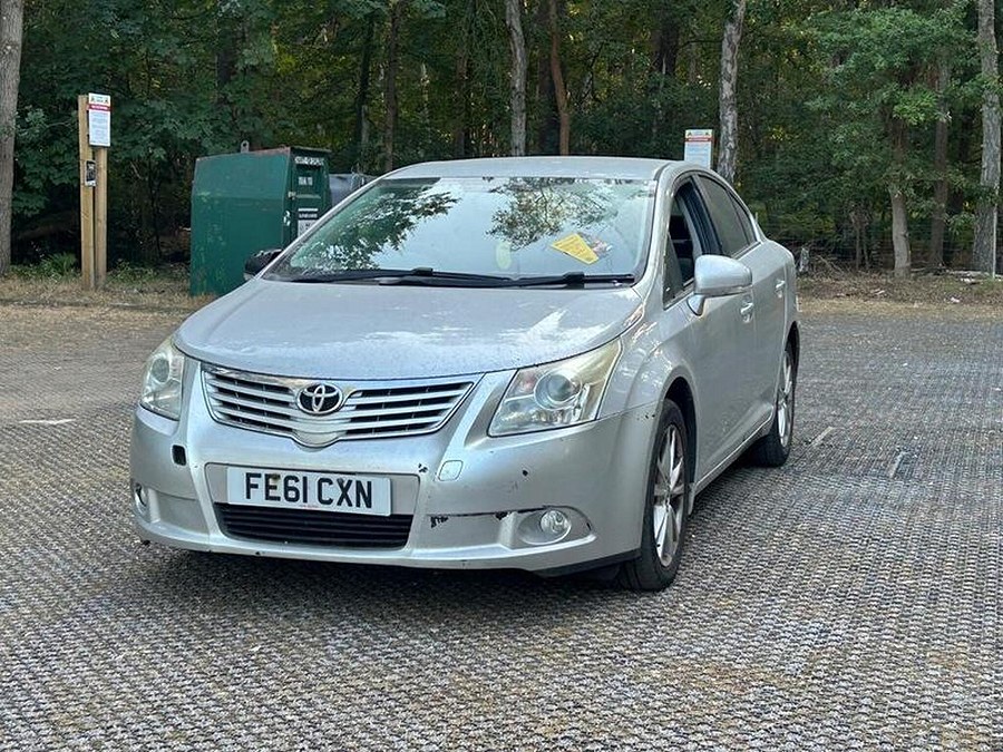 2011 Toyota Avensis photo 6